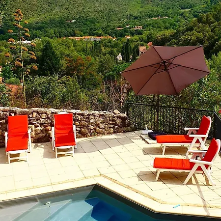 Casa Sola Apartment, Stunning Views, Private Pool * Arles-sur-Tech