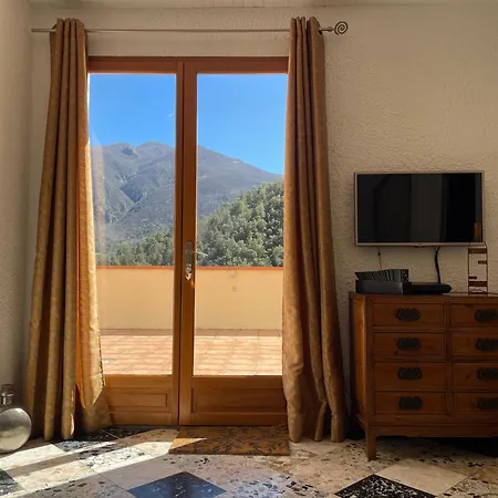 Casa Sola Apartment, Stunning Views, Private Pool Daire Arles-sur-Tech
